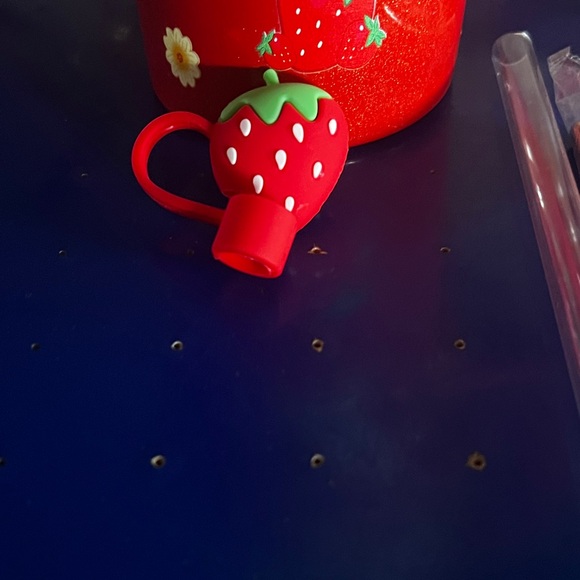 Strawberry shortcake Stanley Red Tumbler with Accessories - Picture 5 of 10